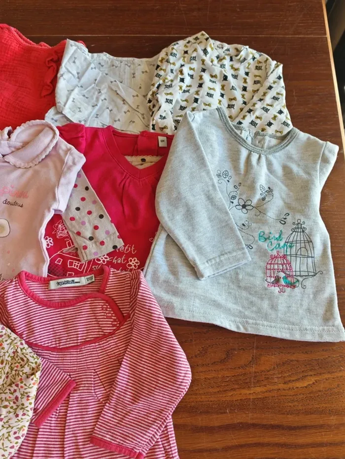 Lot n°6 : pul, gilet bébé 6 mois - photo numéro 4