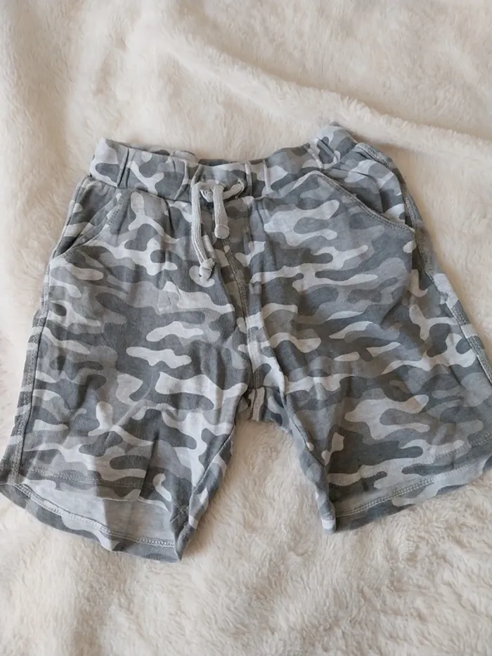 Short 6 ans
