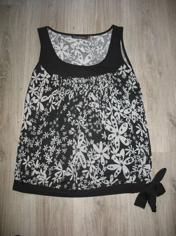 DÉBARDEUR NOIR A FLEURS "LA MODE EST A VOUS" - TAILLE 3 - n°01