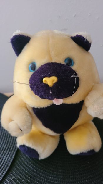 PELUCHE CHAT EFFEM PURDY JAUNE TIRE LA LANGUE VINTAGE 1988