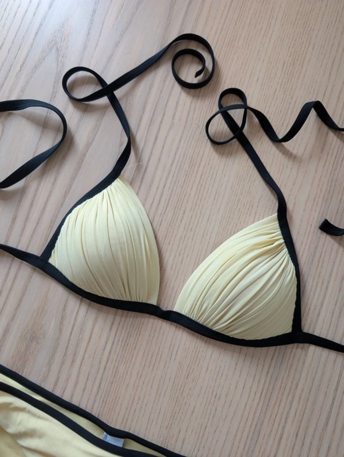 Maillot deux pièces jaune pâle Etam - photo numéro 2