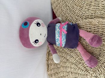 Doudou poupée SUCRE D'ORGE fille mauve rose violet 