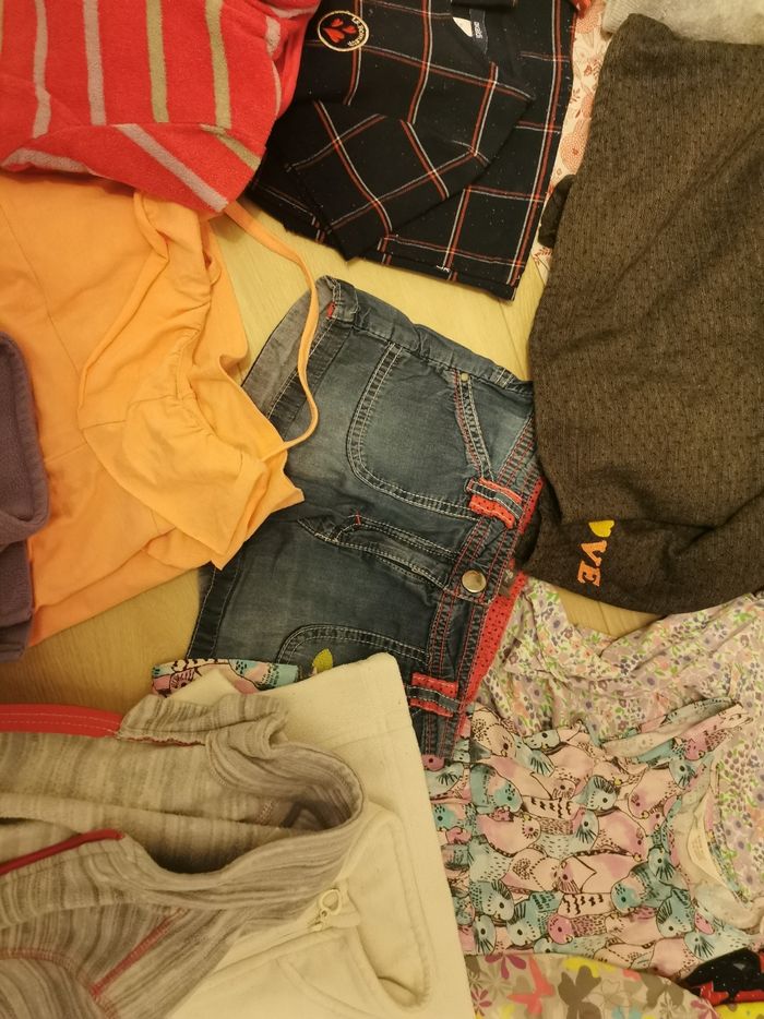 Lot vêtements 6 ans - photo numéro 6
