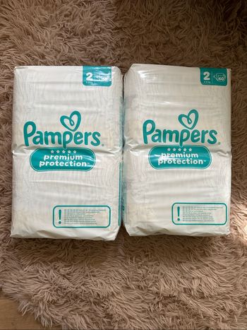 Couches Pampers taille 2