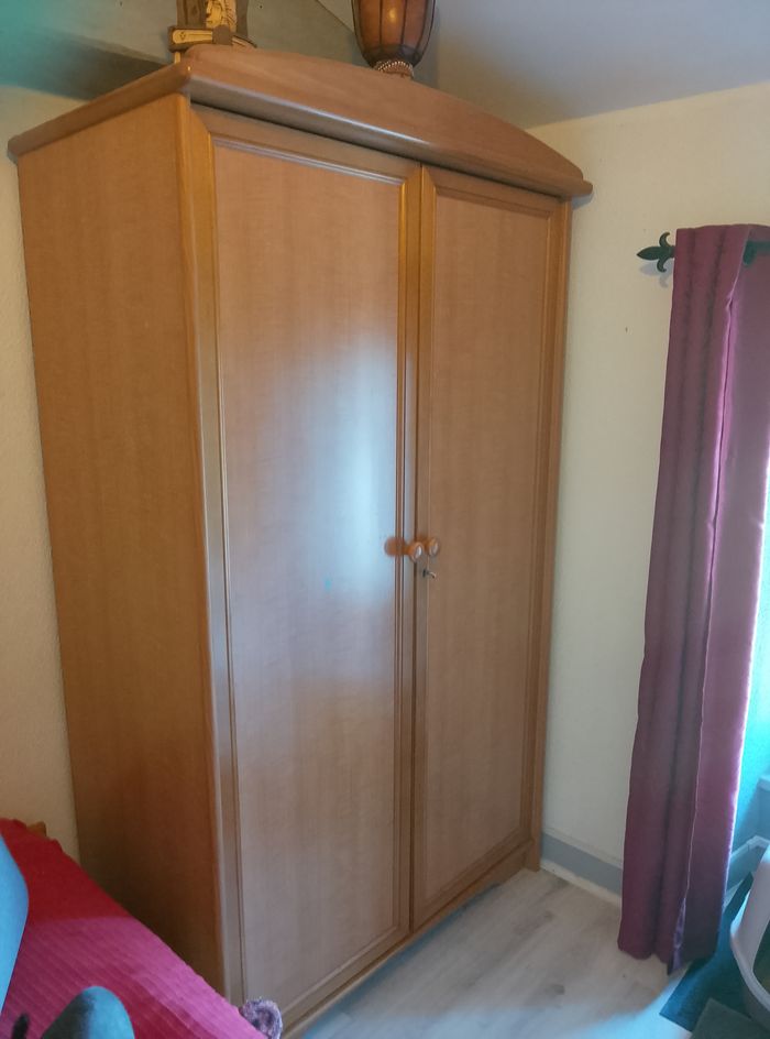 Belle Armoire moderne  en érable massif - photo numéro 3