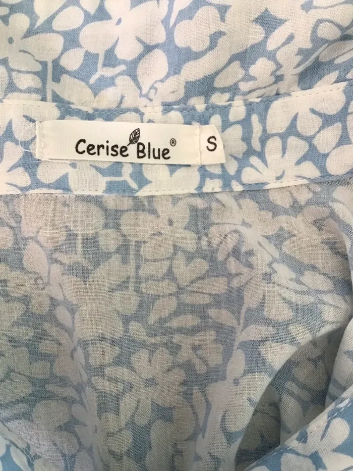 Chemise bleu ciel et blanche - photo numéro 5