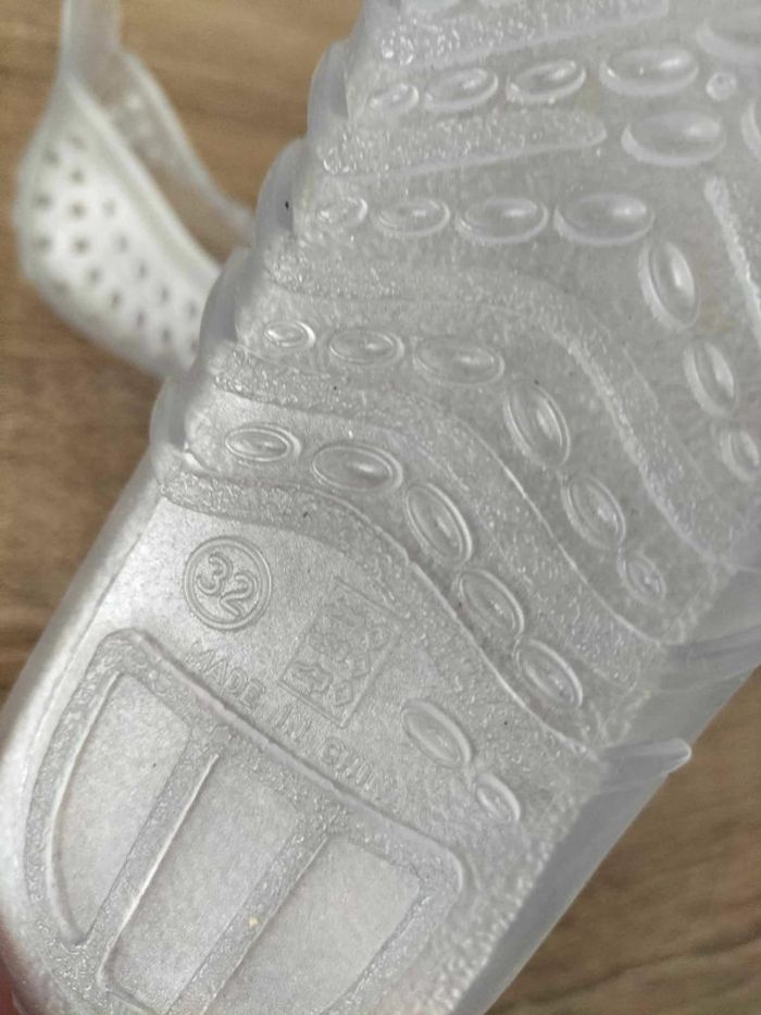 Chaussures en vinyle - Chaussons aquatique NEUVE - photo numéro 5