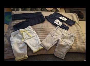 Lot pantalon taille 1 mois