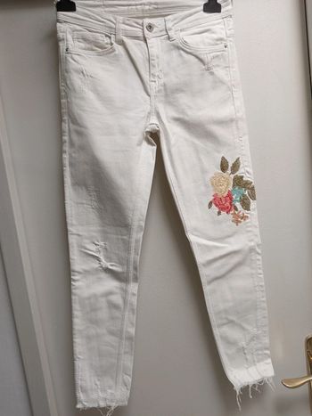 Pantalon jeans blanc fleurs