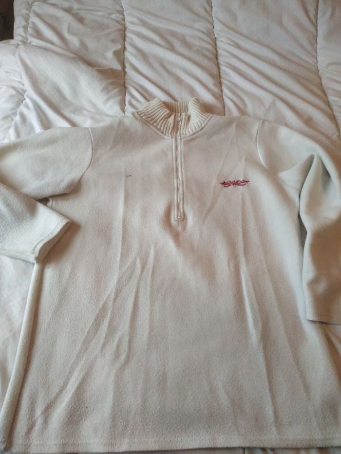 Sweat type polaire