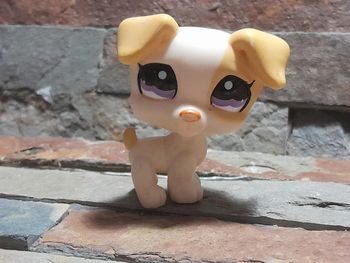 Figurine Petshop chien .  C. London