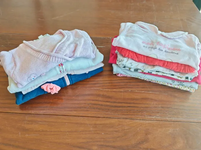 Lot n°6 : pul, gilet bébé 6 mois - photo numéro 7