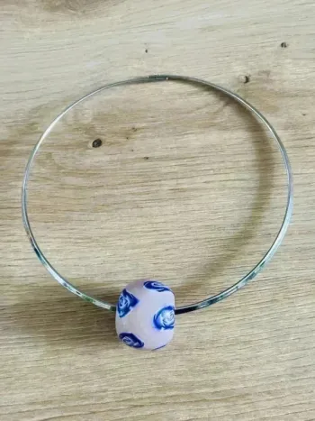 Collier avec une perle en fimo