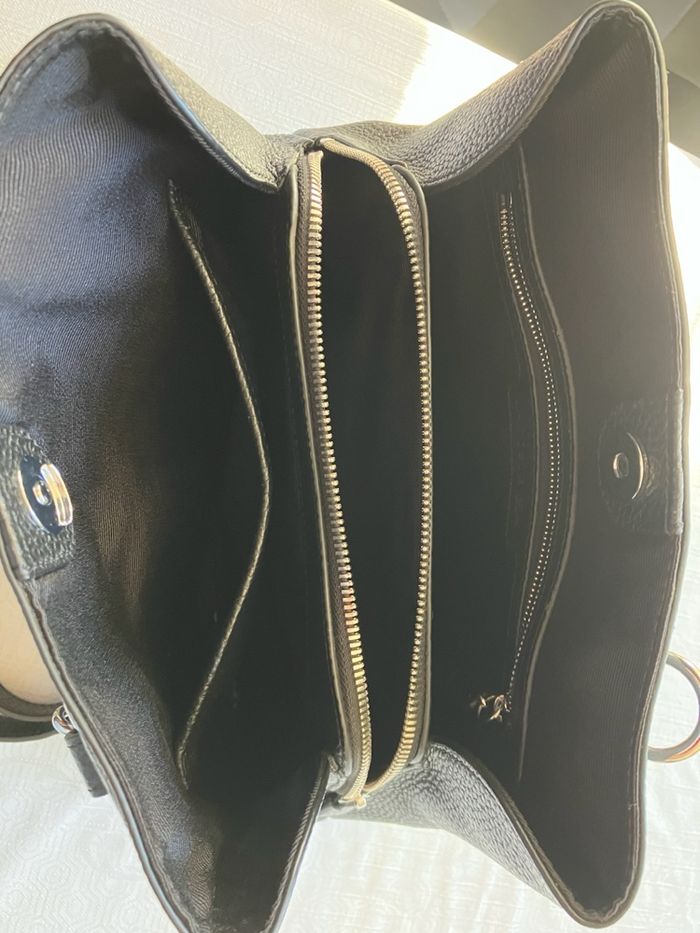 Sac Lacoste en cuir - photo numéro 2