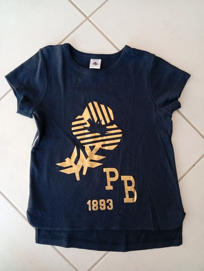 Tee-shirt bleu marine Petit Bateau taille 6 ans