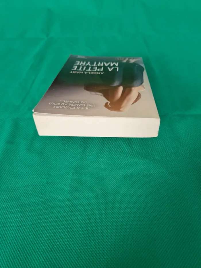 La petite martyre Angela Hart - photo numéro 4