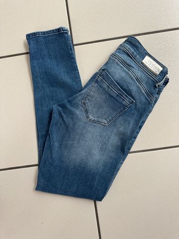 jeans only dylan taille 34 effet usé discret et push up comme NEUF