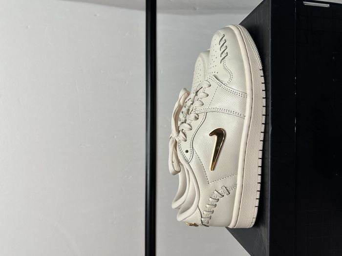 Air Jordan 1 Low Method of Make Legend Light Brown