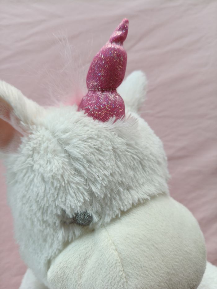 Peluche assise licorne blanche et rose toute douce - photo numéro 2