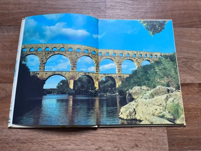 Histoire de Provence - en bande dessinée - photo numéro 6