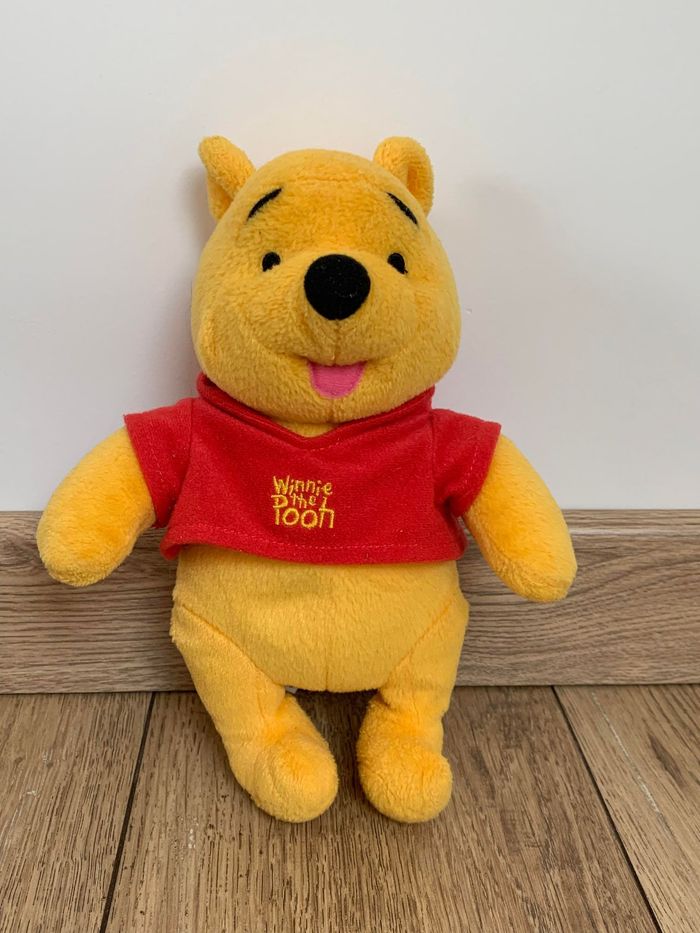Peluche Winnie l’Ourson – 22 cm