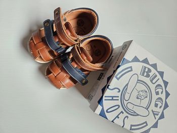 Chaussures ouvertes taille 23