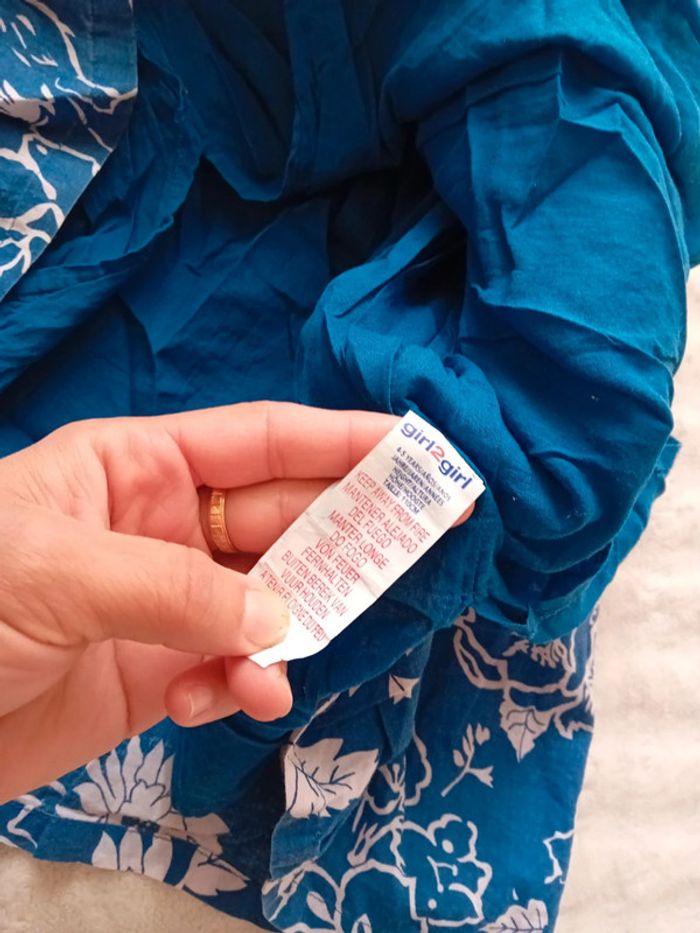 Robe été 4/5ans Primark 💙🤍 - photo numéro 4