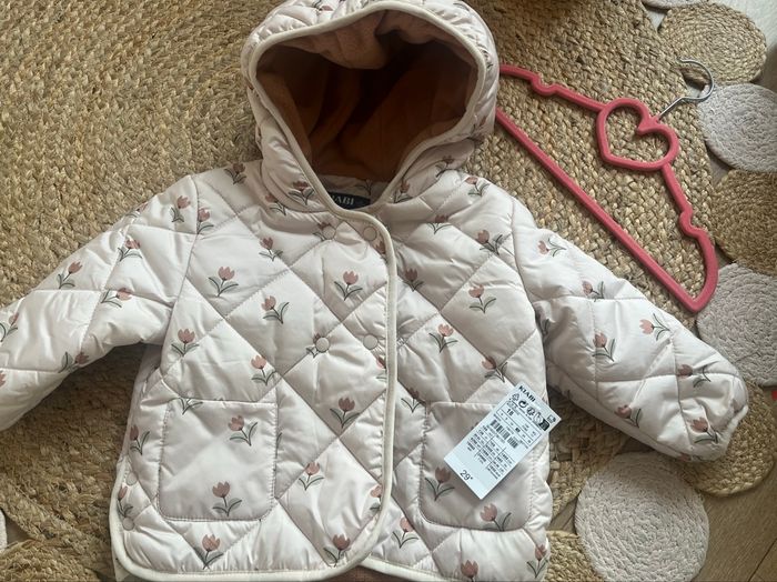 Manteau Kiabi fille 18 mois - neuf - beige avec fleurs