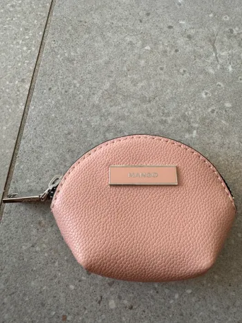 Porte monnaie rose Mango, très bon état, 11*8cm