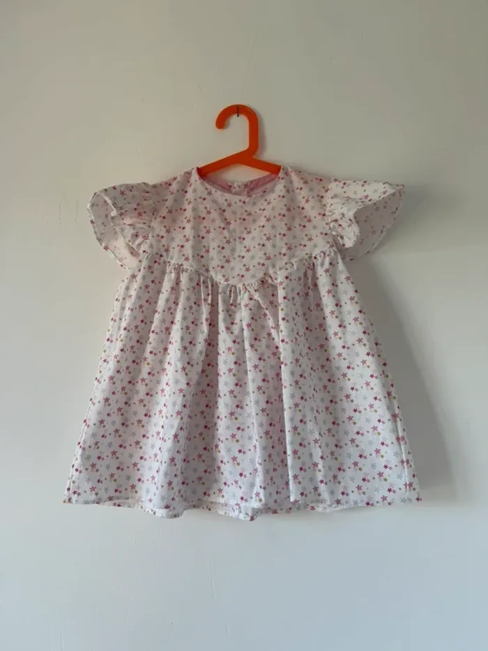 Blouse blanche à étoiles multicolores, fait main 8 ans