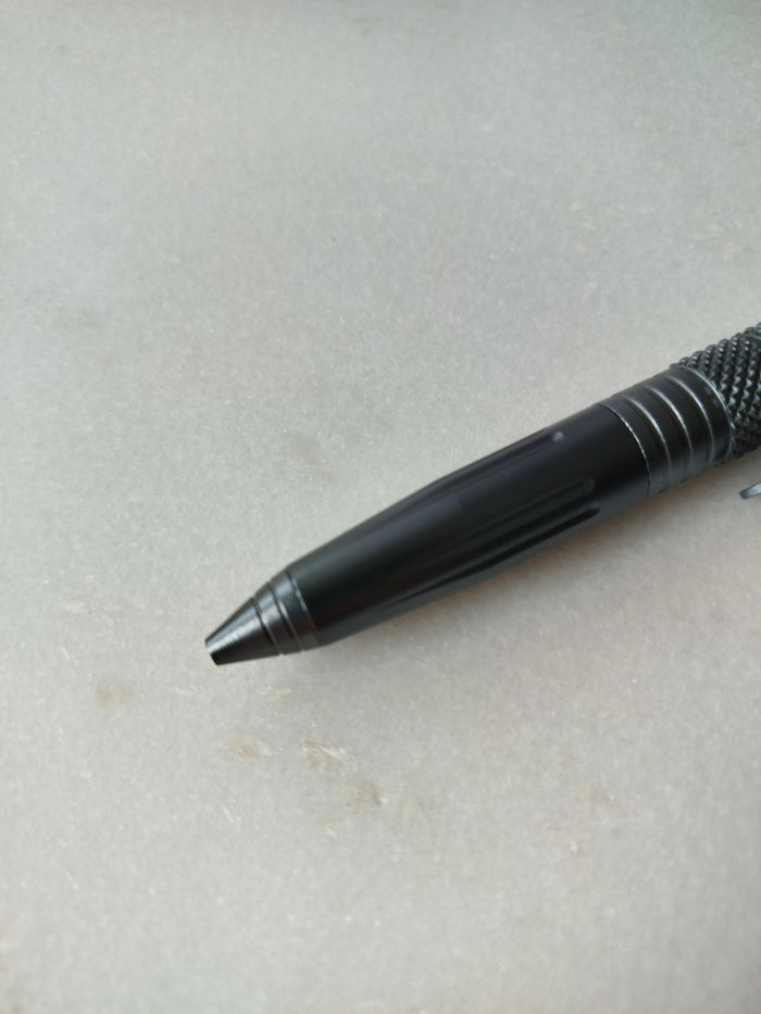 Stylo gris titanium avec embout brise-vitre - photo numéro 4