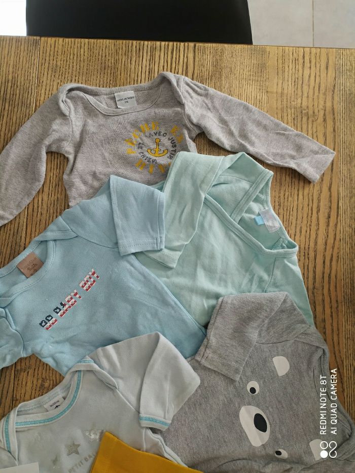 Lot de 6 bodys 3mois - photo numéro 2
