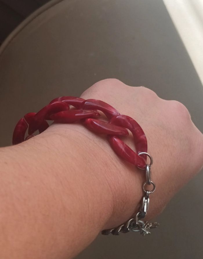 Bracelet gros maillons rouge foncé et chaine argenté - photo numéro 4