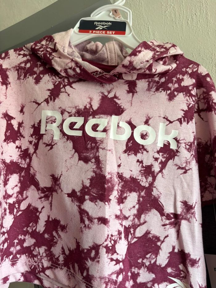 Sweat à capuche et le legging Reebok - photo numéro 2