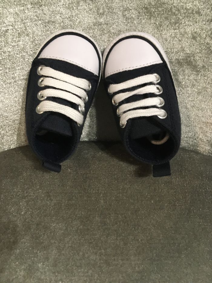 Chaussures bebe neuves taille 3-6 mois - photo numéro 4