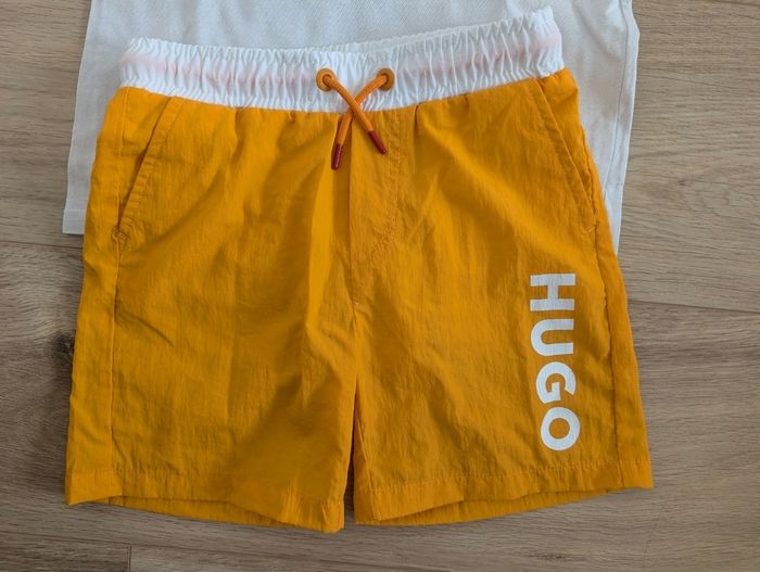 Short Hugo boss 5/6 ans - photo numéro 2