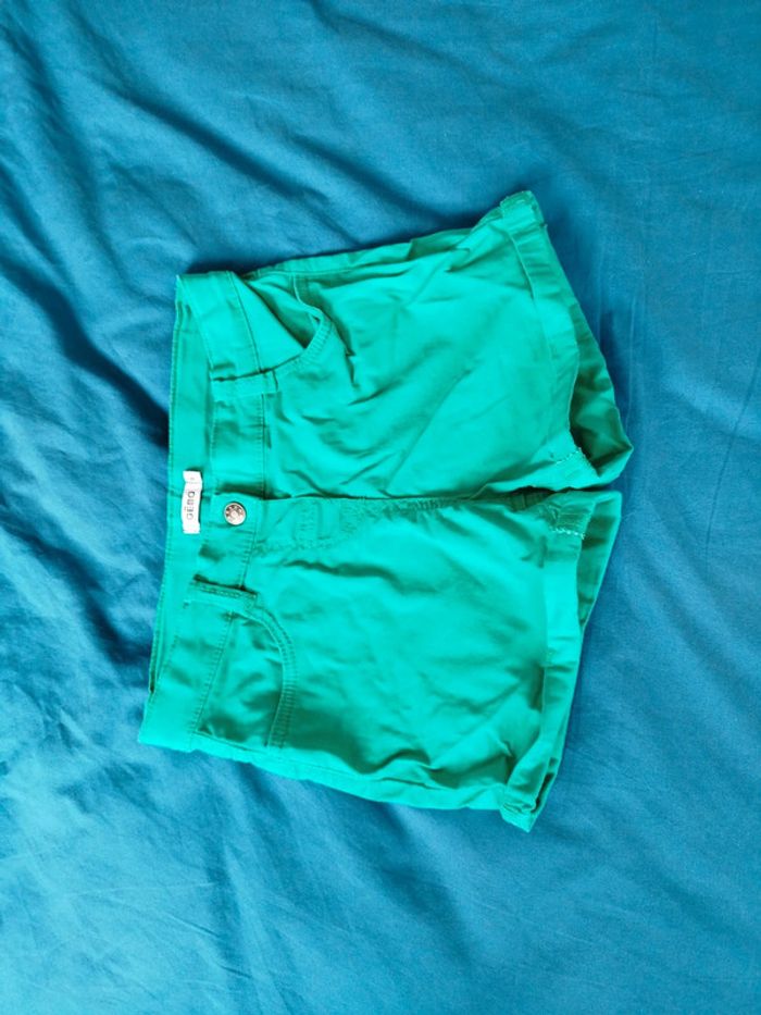 Short Gémo taille 8ans - photo numéro 3