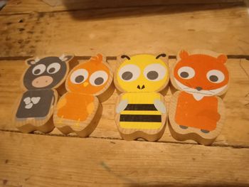 Personnages bois magnétiques