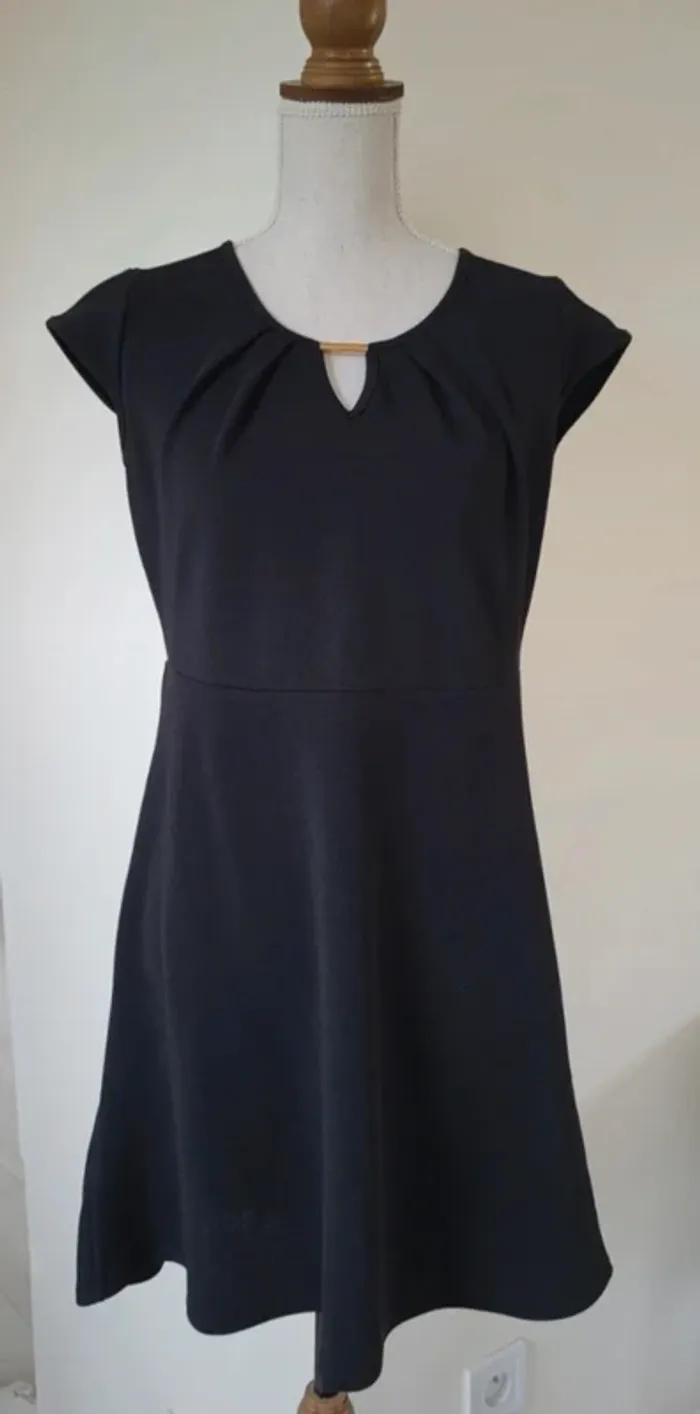 Robe noire manches courtes R.P Tamar Taille 36 - photo numéro 2