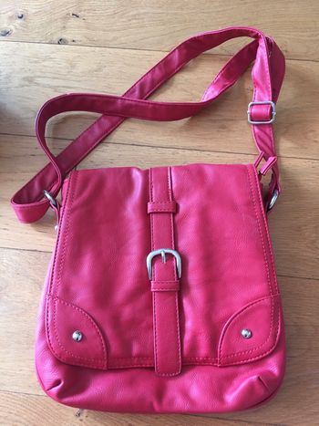 Sac à main rouge bandoulière