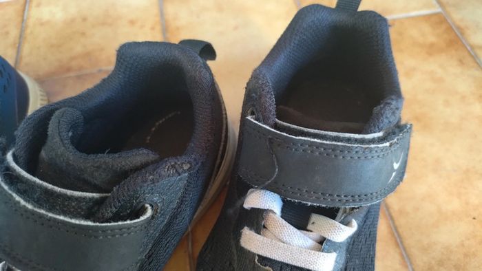 Lot de 2 paires de baskets Decathlon T27 - photo numéro 4