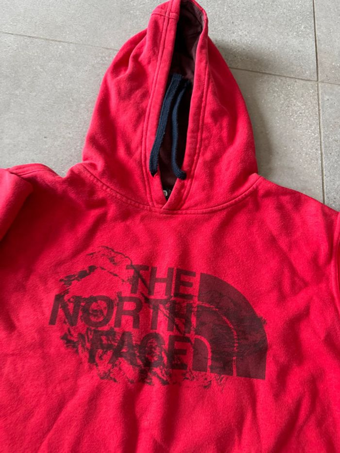 Sweat à capuche rouge The North Face, taille S, bon état - photo numéro 3