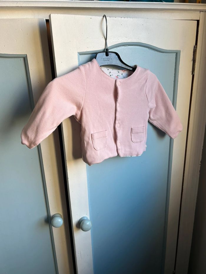 Gilet réversible rose / blanc à fleurs , obaibi , 3 mois