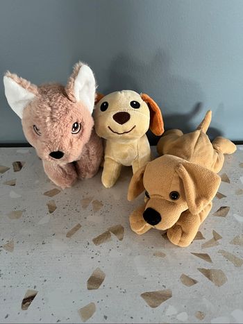 Lot peluches chiens