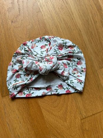 Bonnet fleurs bébé fille