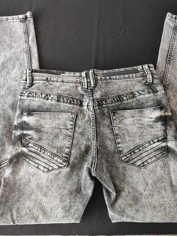 Jean gris et noir - taille 40 - photo numéro 2