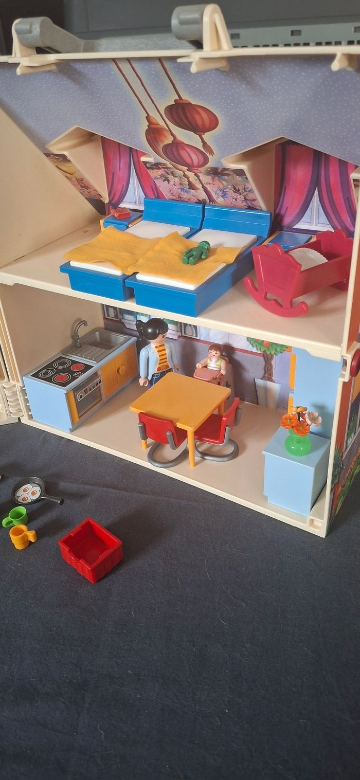 🏠 Maison Playmobil Portative + Mobilier + 3 Personnages + Nombreux Accessoires - photo numéro 4