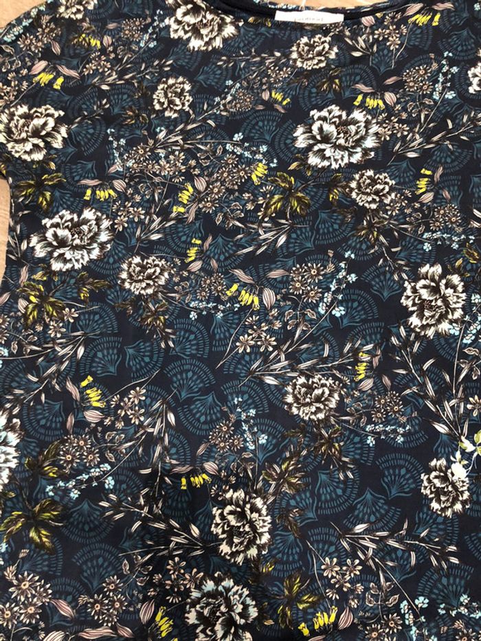 Joli teeshirt bleu à fleurs Promod taille M - photo numéro 3
