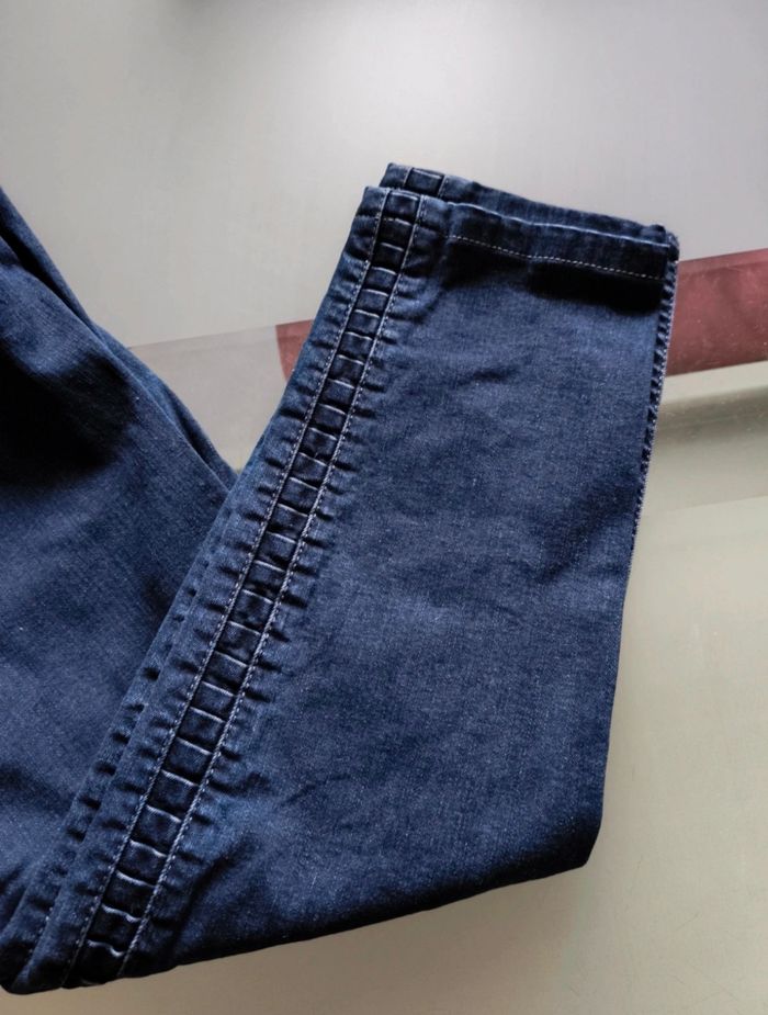 🌸Jeans Madeleine bleu foncé - Détails coutures côtés - Taille 42🌸 - photo numéro 2