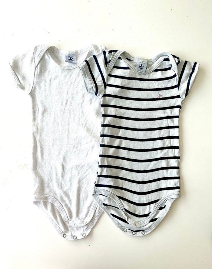 2 bodies manches courtes 12/18 mois ou 81 cm - photo numéro 1